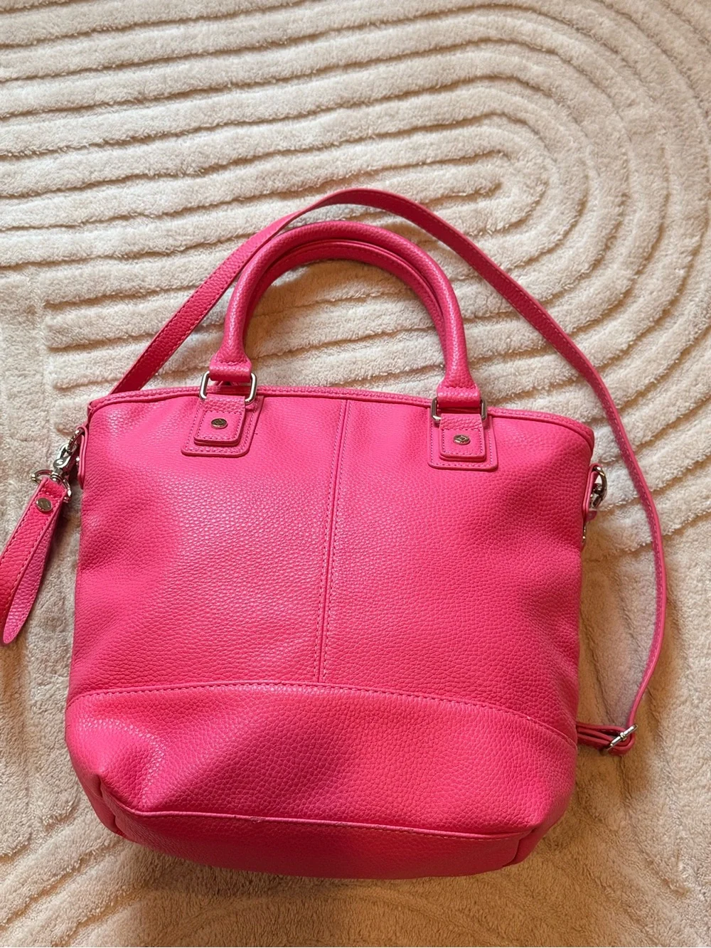 thirty-one structured pebbled